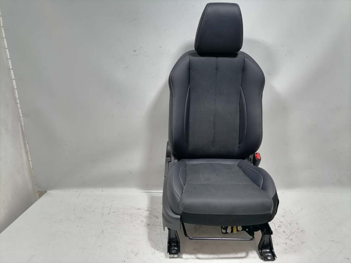 Mitsubishi Eclipse Cross GL3W original Sitz vorn rechts Beifahrersitz Teilleder elektrisch Bj.2023